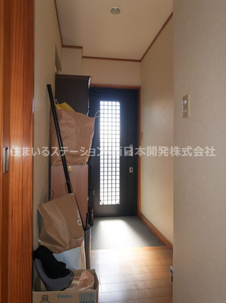 中古情報_井尻野2世帯_2階玄関
