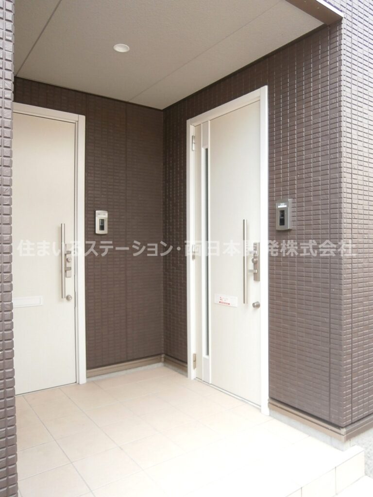 セレーナA202_エントランス