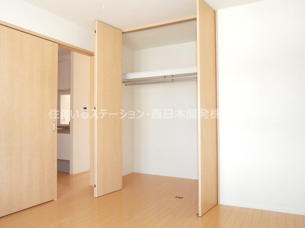 セレーナA202_北洋室収納