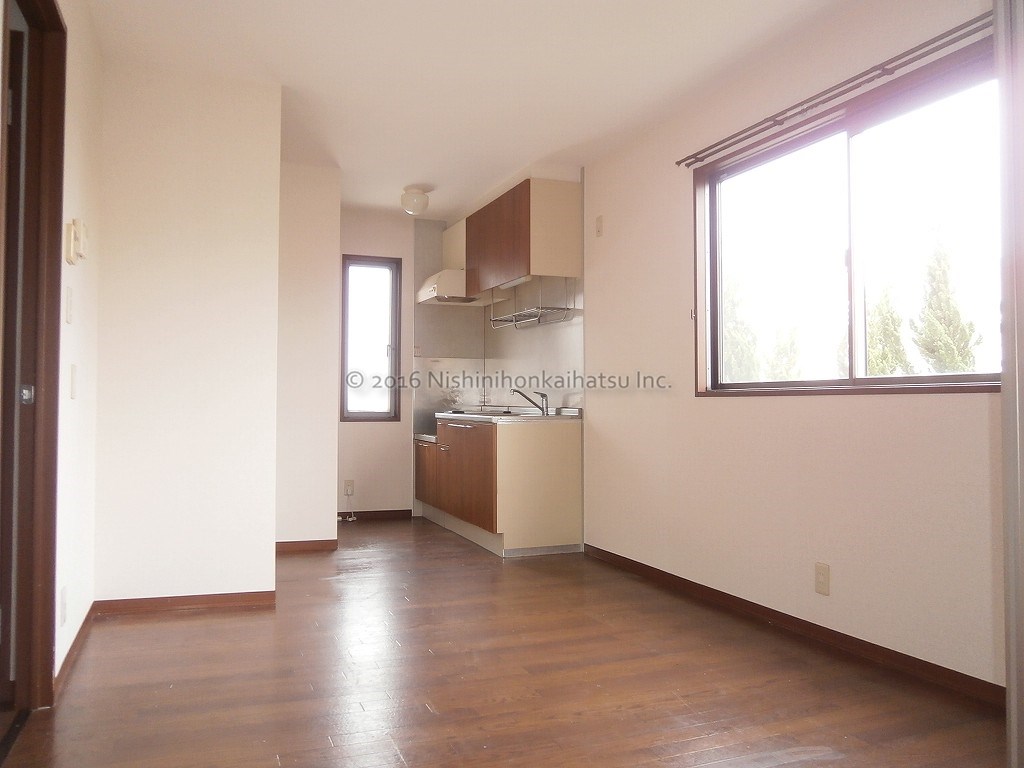 ビックイーストB105_DK