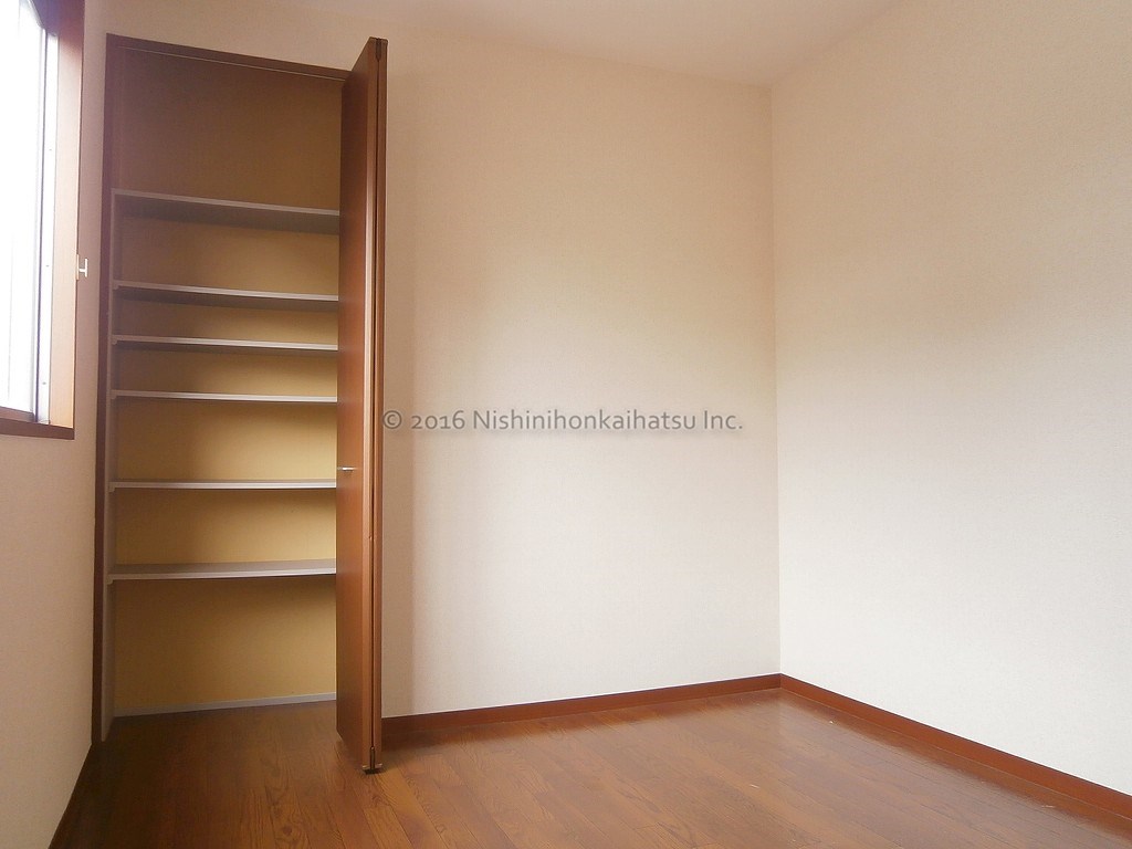 ビックイーストB105_北洋室収納