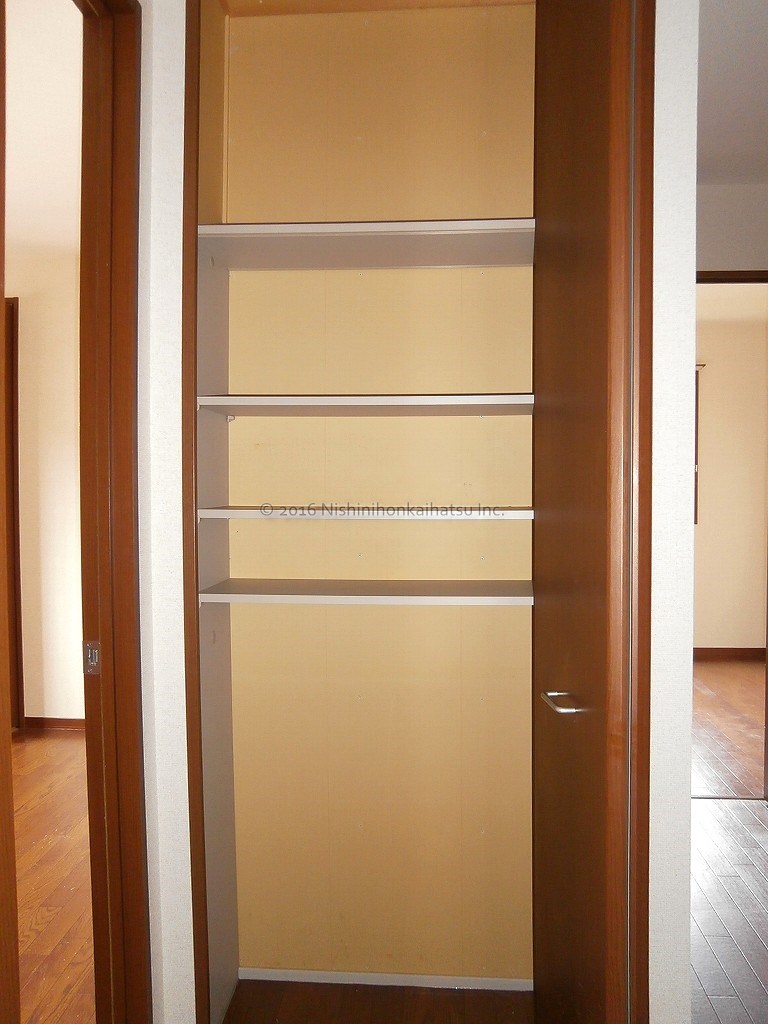 ビックイーストB105_ホール収納