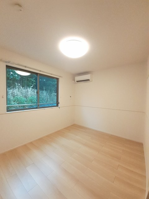 コンフォレア205_洋室