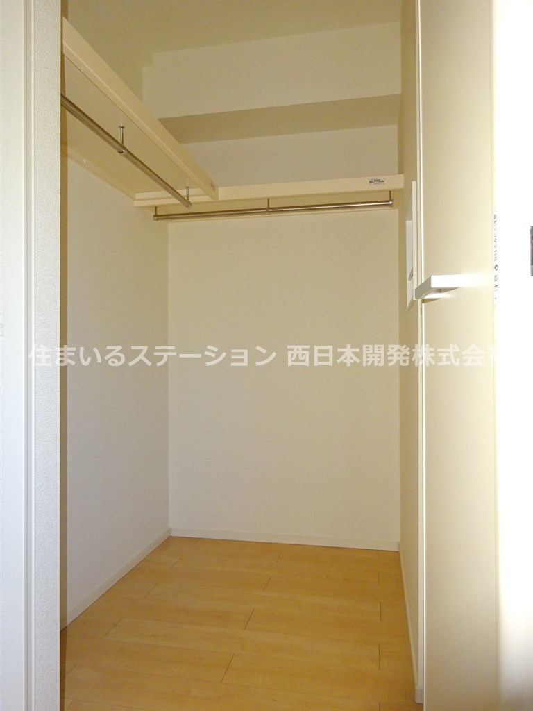 フローレス103_洋室ウォークインクローゼット