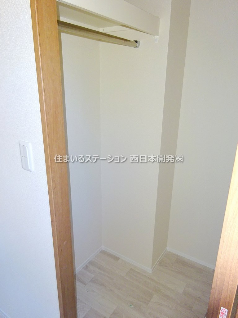 MOMIJI101_洋室ウォークインクローゼット2