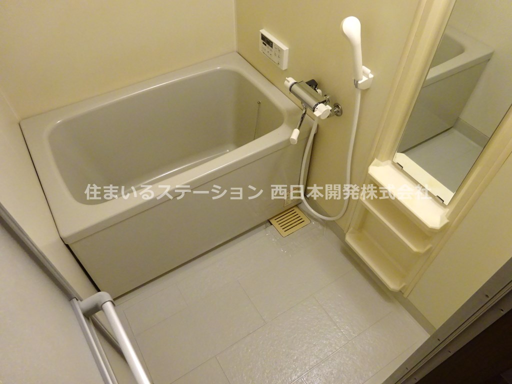 ロイヤルコーポサノ205_浴室