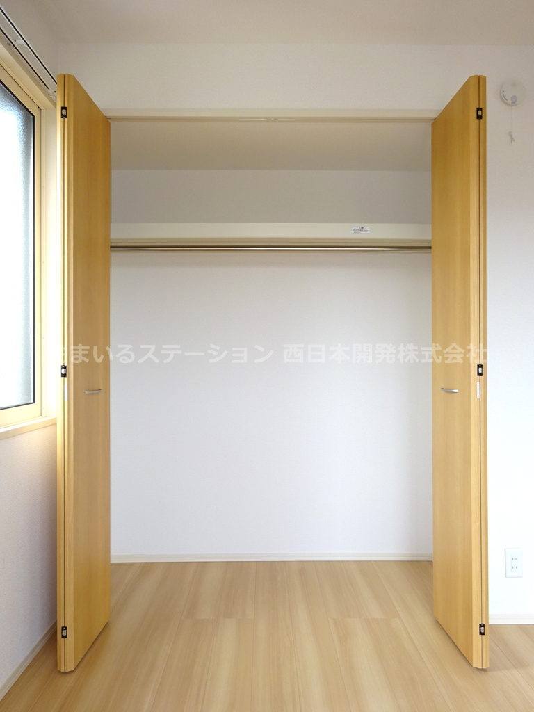 ヴェルデ溝口202_南洋室クローゼット