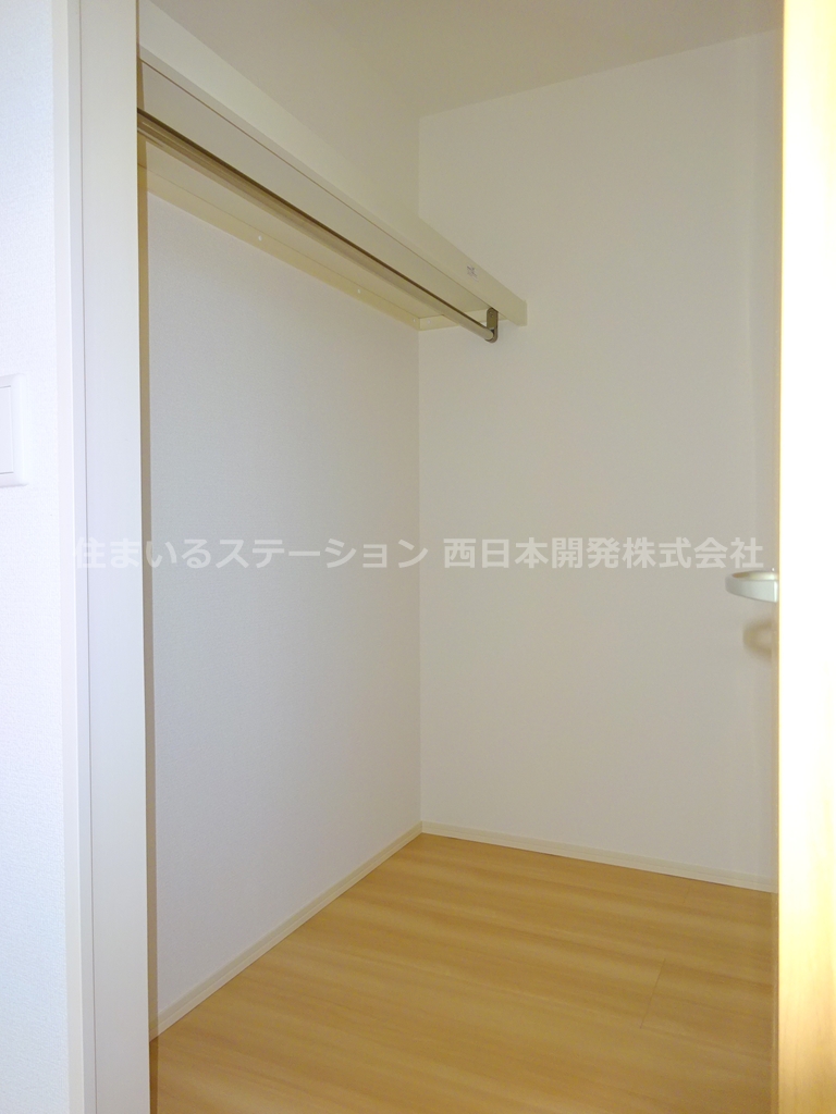 ヴェルデ溝口202_北洋室ウォークインクローゼット