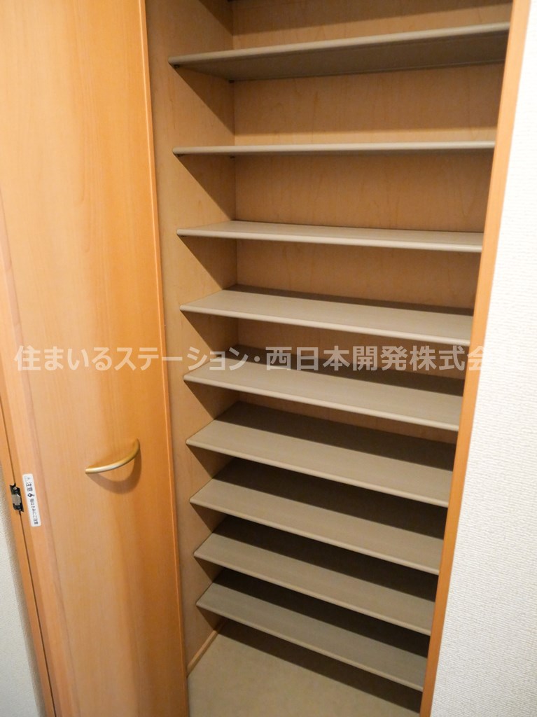 グランパス吉備105_玄関収納