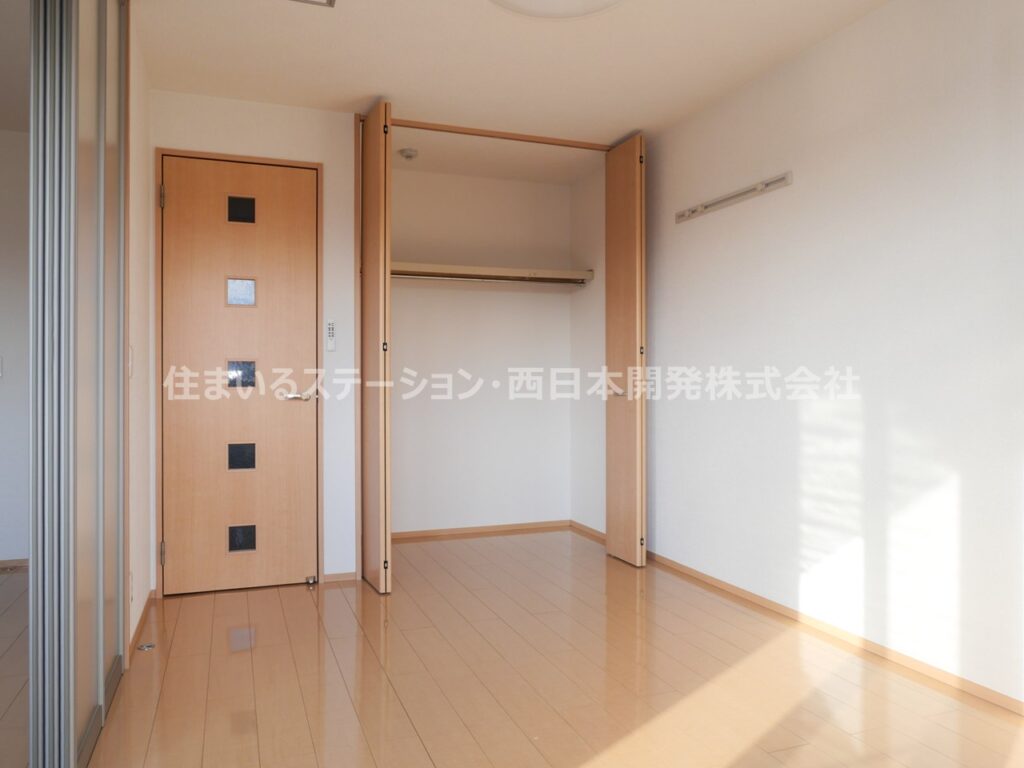コロンジュ306_洋室収納