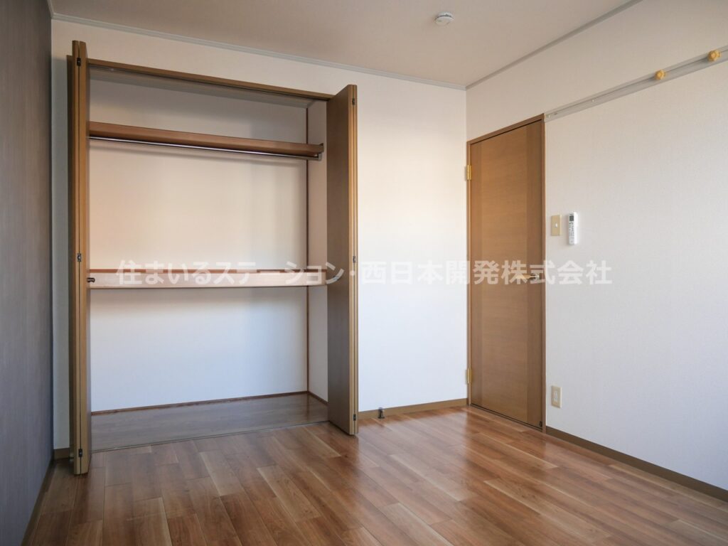 プリシェール総社A101_洋室収納