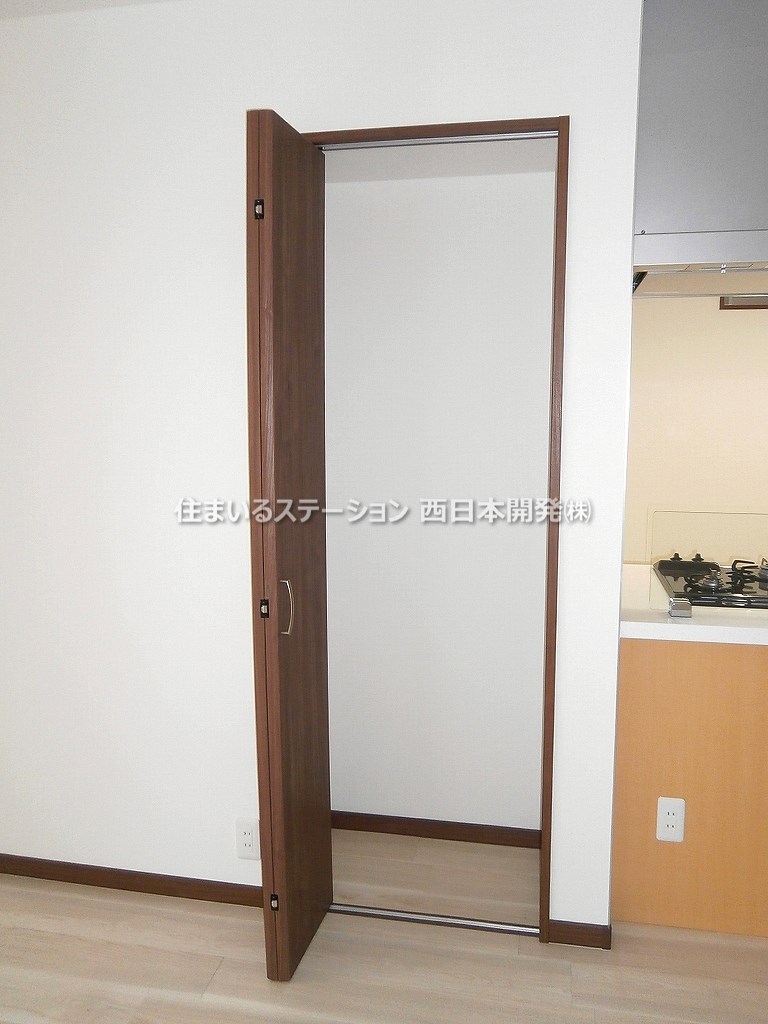 Iris総社中央201_LDK収納