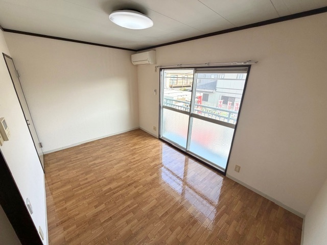 アルファ倶楽部202_洋室