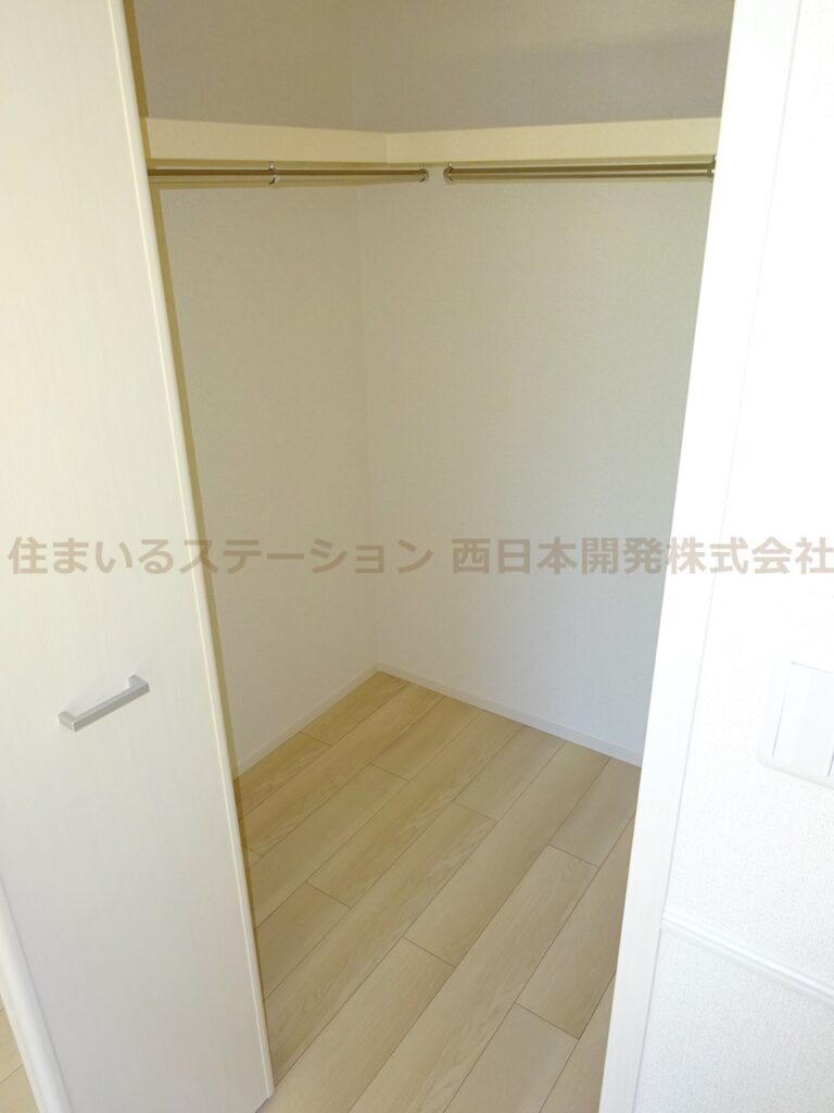 プリマヴェーラA201_南洋室ウォークインクローゼット