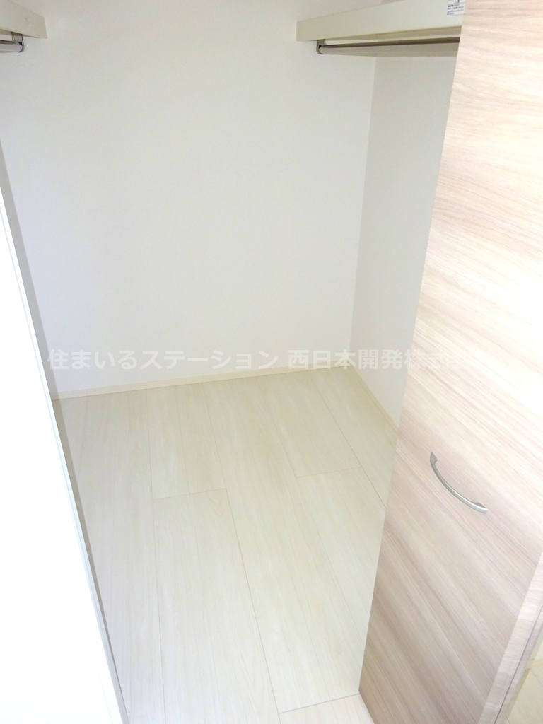 アースガーデンSOJAⅡ205_北洋室ウォークインクローゼット