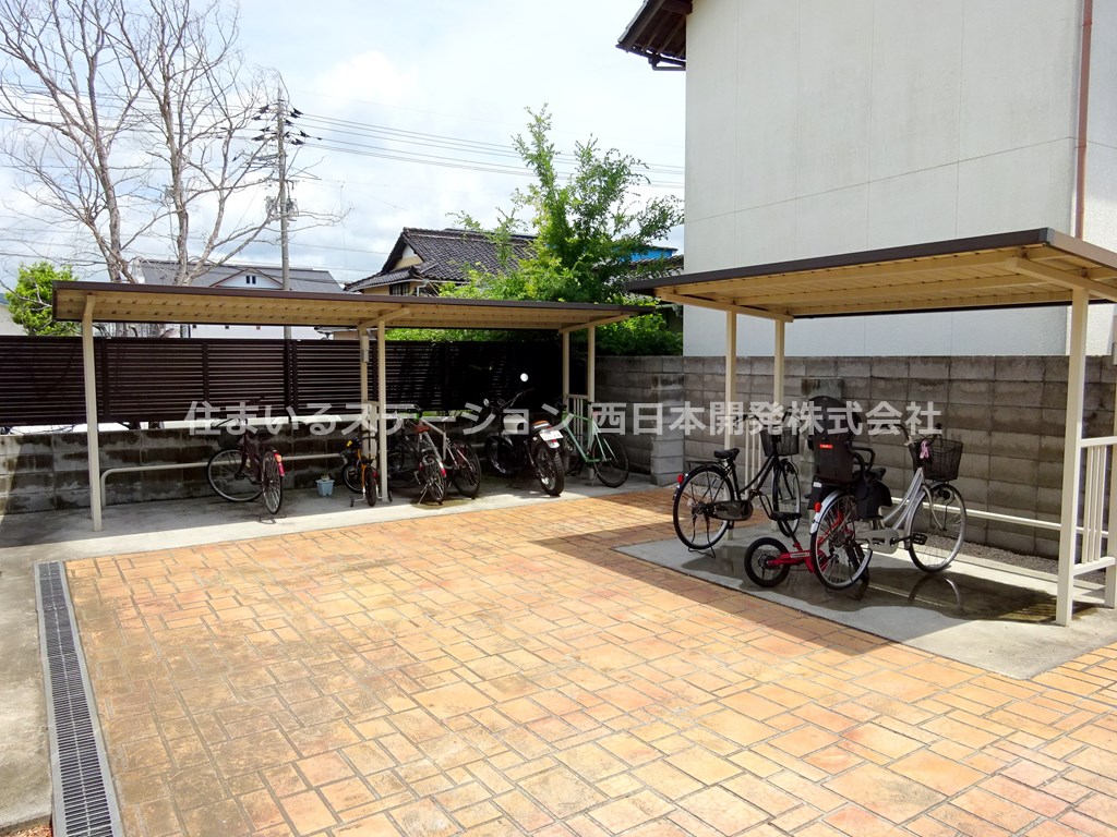 ブルースター東宮_駐輪場