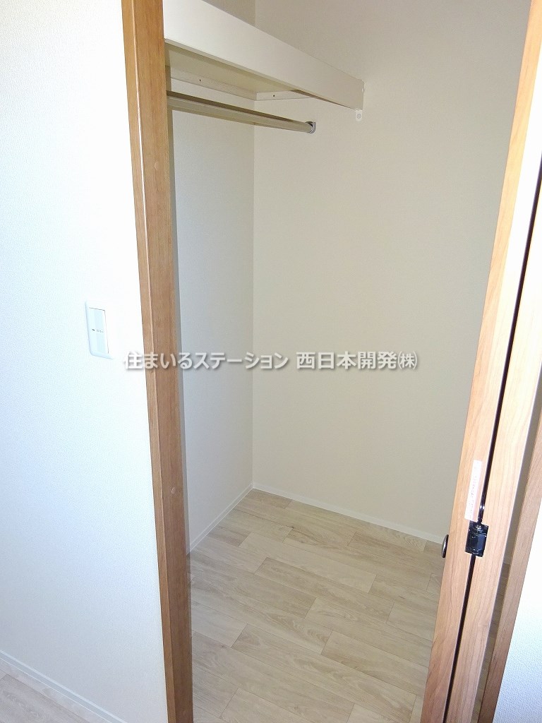 MOMIJI201_北洋室ウォークインクローゼット