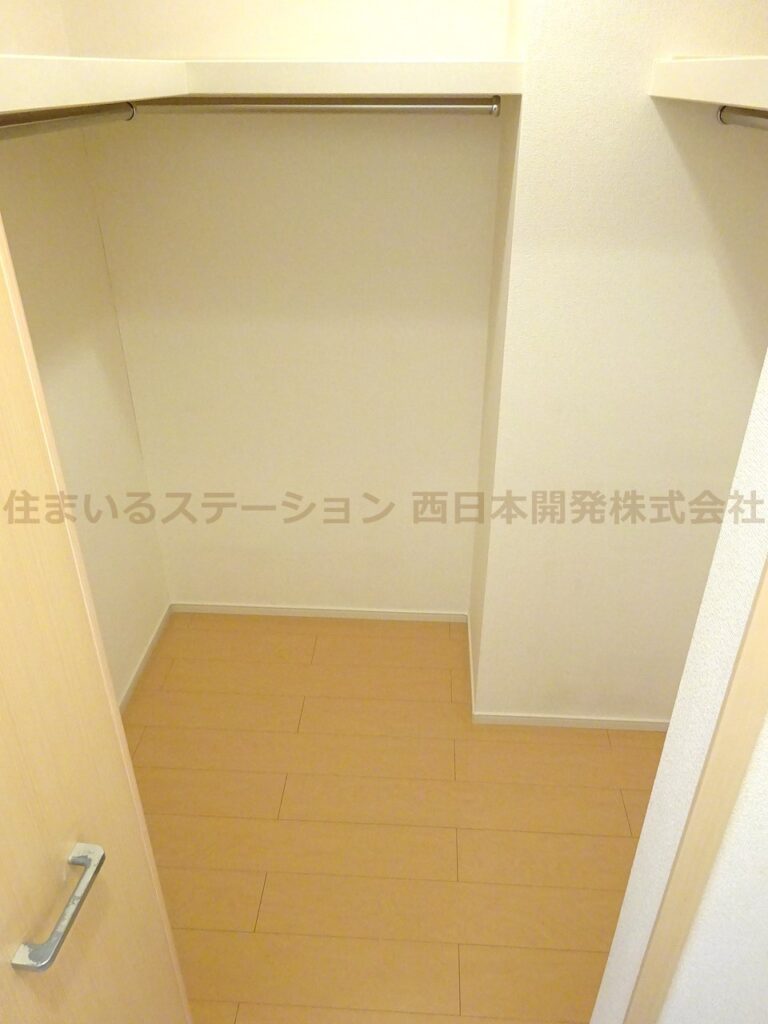 ピッコラカーサ102_ウォークインクローゼット2