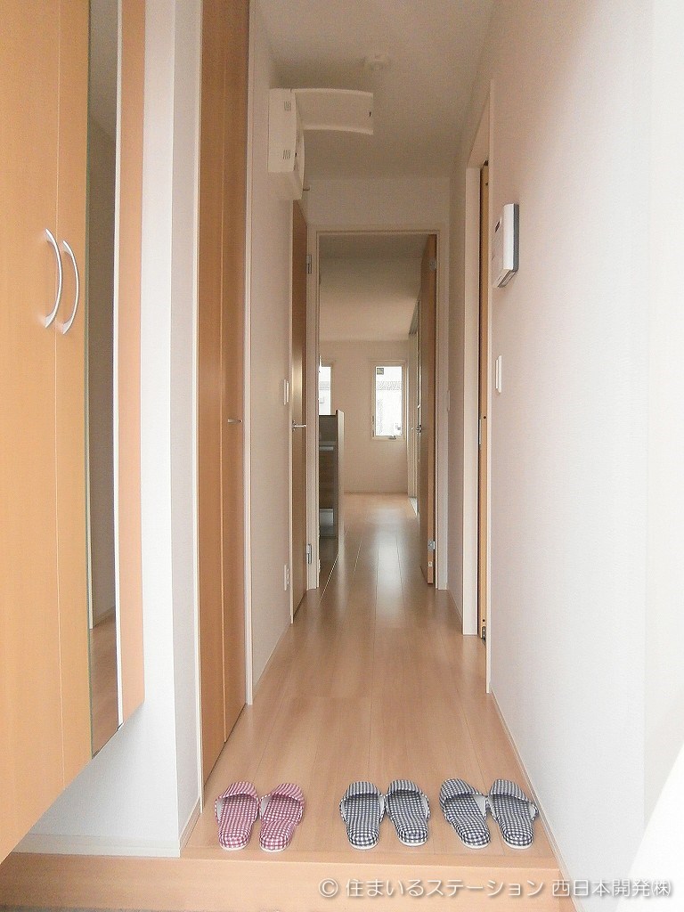 ブルースター東宮A101_玄関