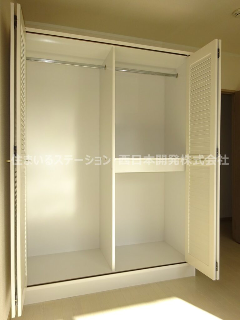 アーブルヴェール201_南西洋室クローゼット家具