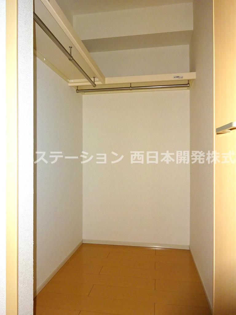 セレーノA203_北洋室ウォークインクローゼット