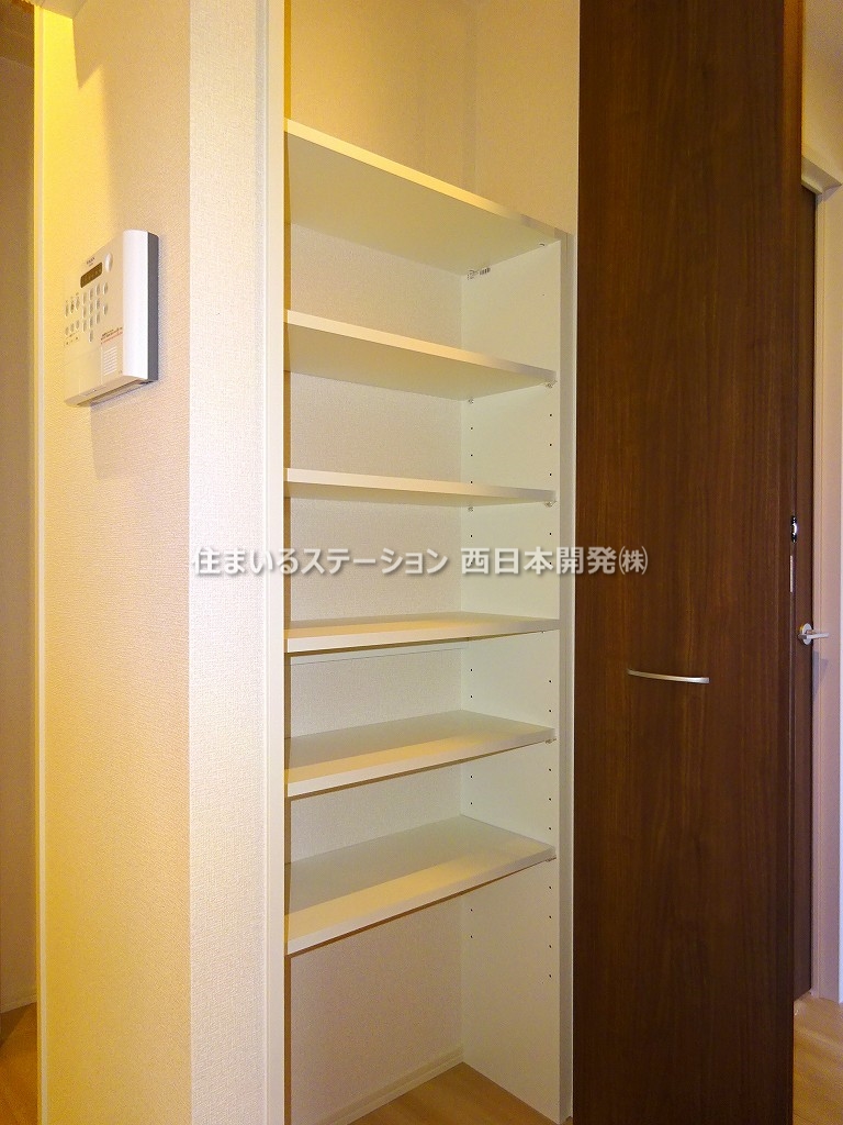 ウィンクルムB203_ホール収納