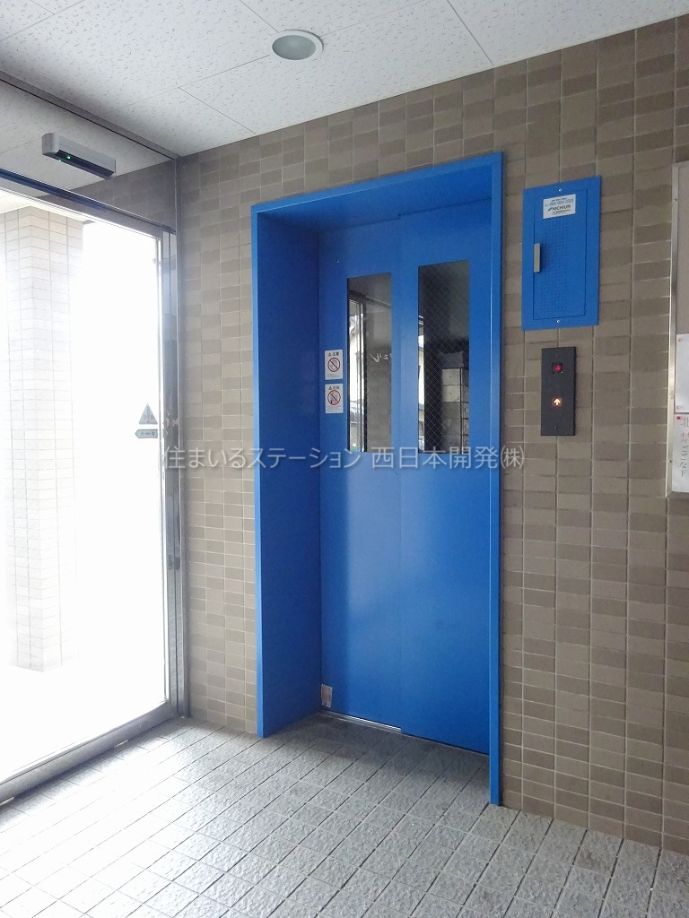 アースウェル_エレベーター