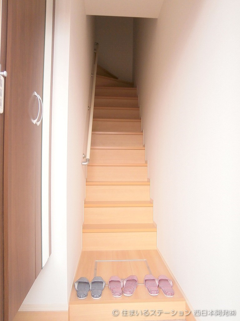 ブルースター東宮A202_玄関