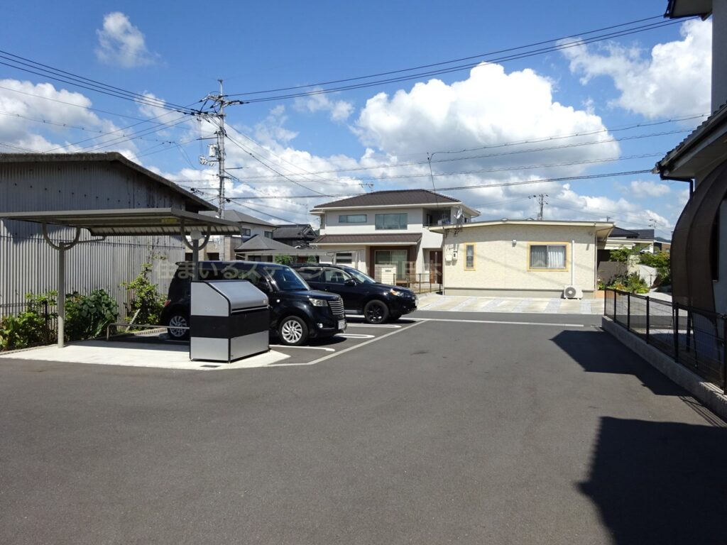 なでしこ_駐車場他