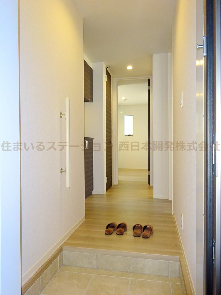 サニーガーデン103_玄関