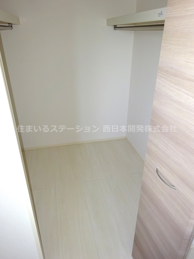 アースガーデンSOJAⅡ203_洋室ウォークインクローゼット