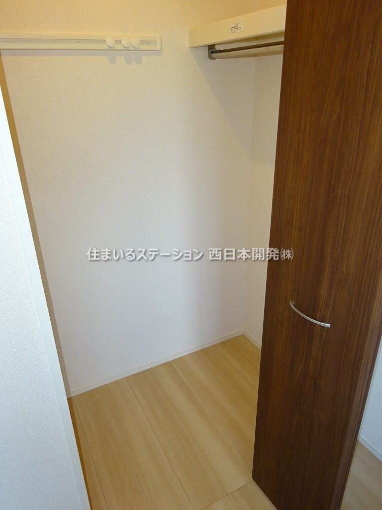 ウィンクルムB202_南洋室クローゼット