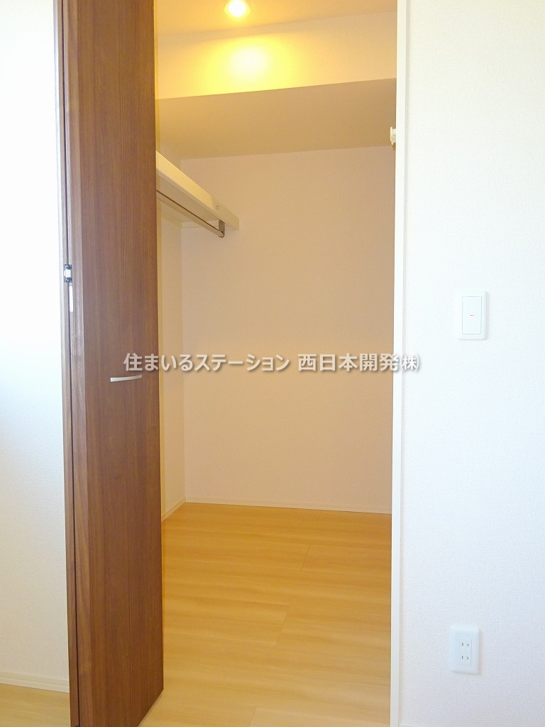 ウィンクルムB202_北洋室ウォークインクローゼット