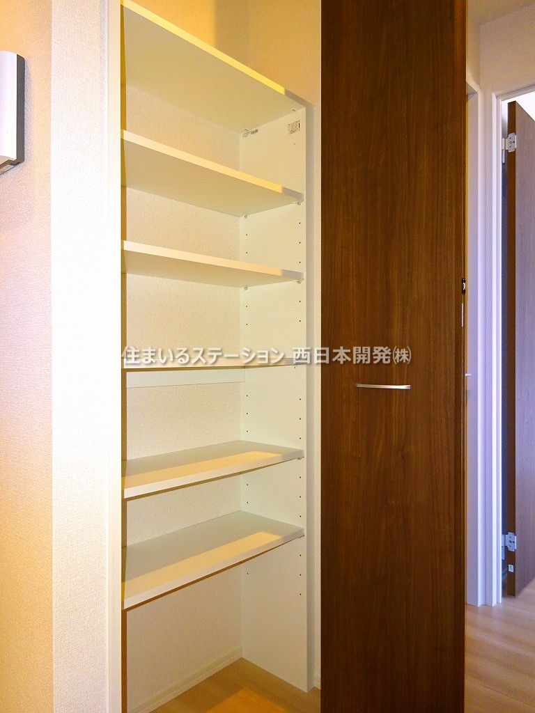 ウィンクルムB202_ホール収納