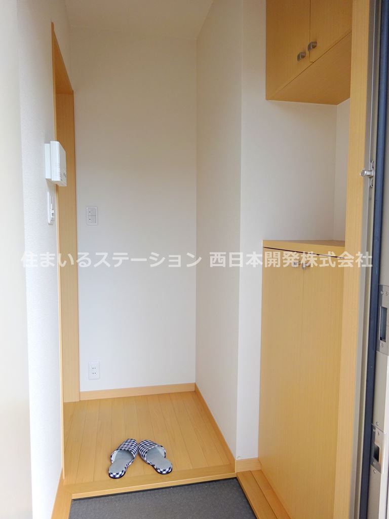 コンフォールKⅢB102_玄関