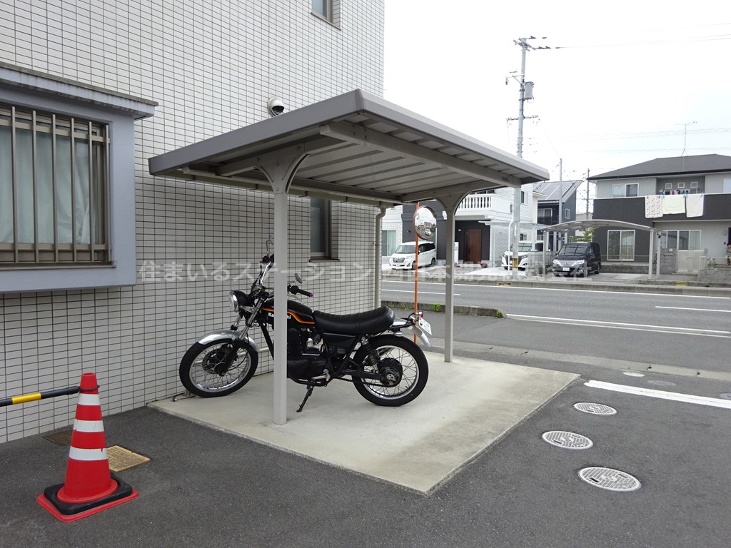 カーサディファータ_駐輪場