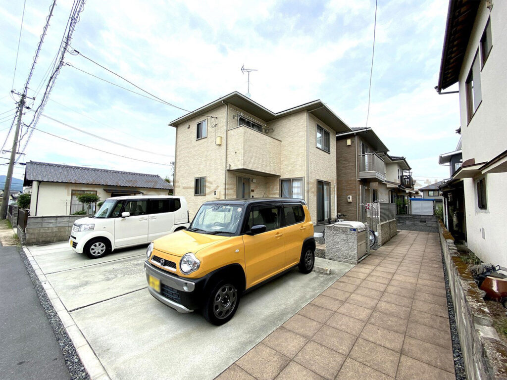 ル・ココンT_駐車場