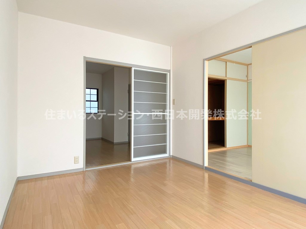 メゾンプリュム102_南西側洋室2