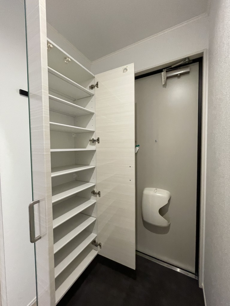 リバーⅠ101_玄関