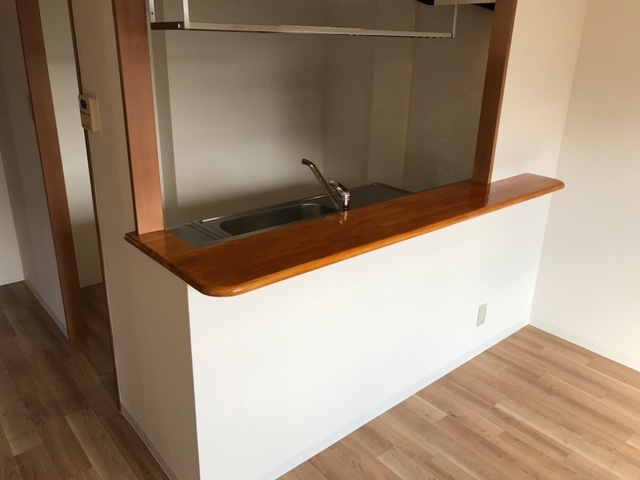 メイプルハウス205_LDKキッチン