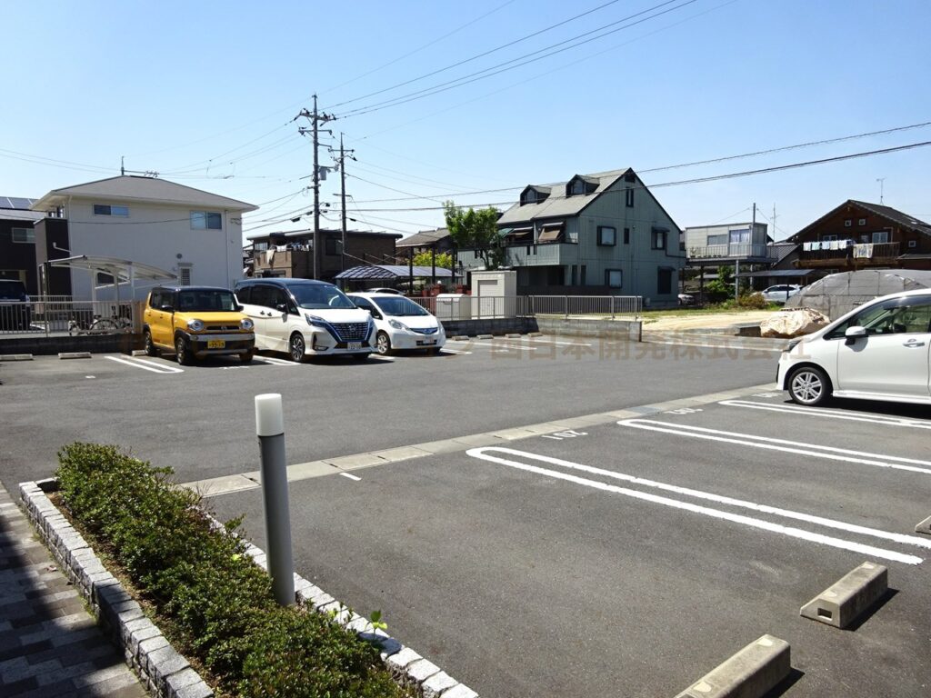 パーシモン_駐車場