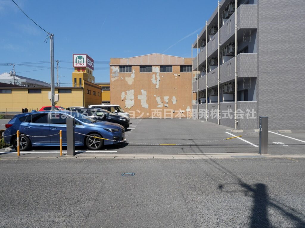 ビガーコート_駐車場