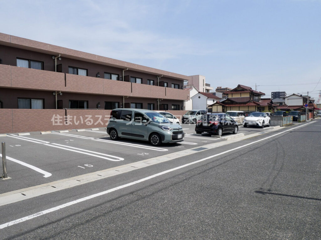 メルプランタン_駐車場