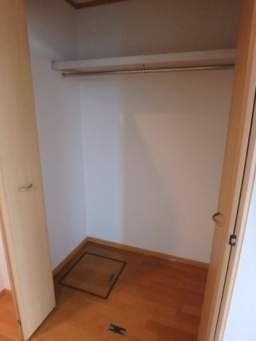 グランパレKA101_クローゼット