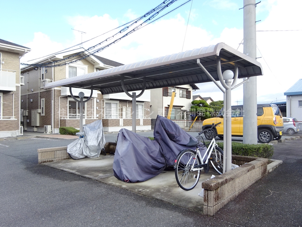 グランパレK_駐輪場