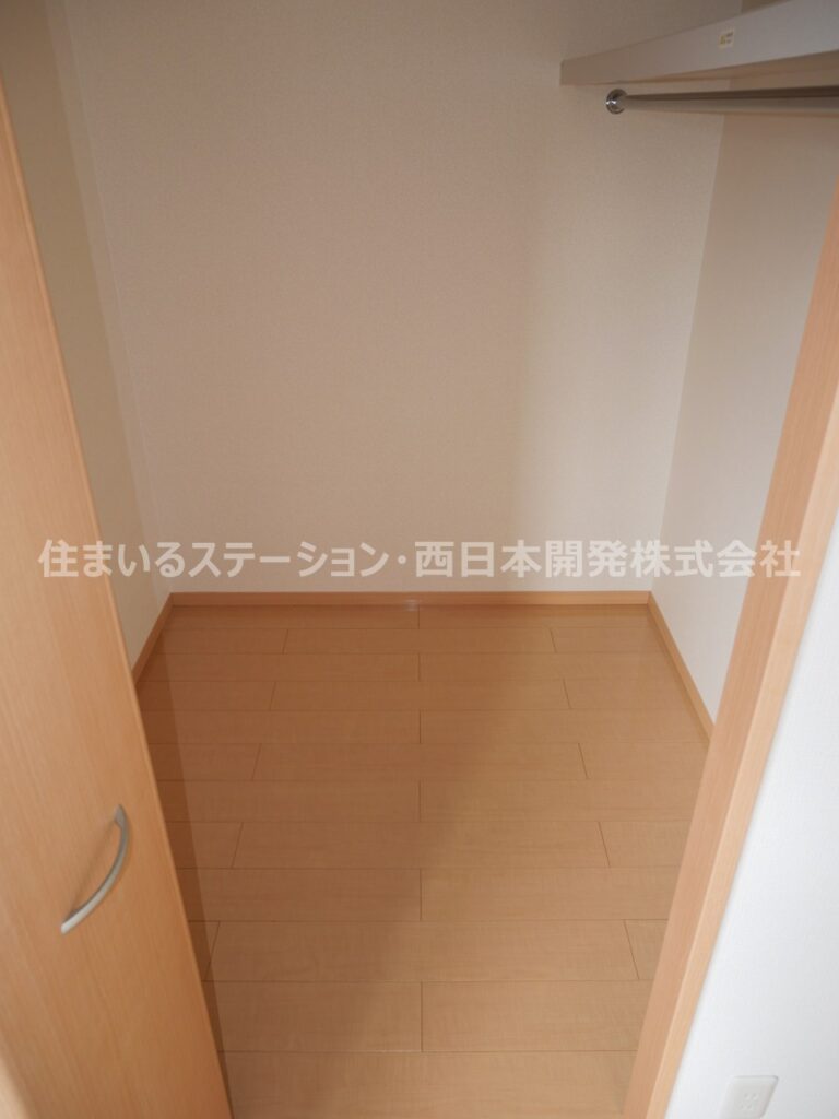 ピュアC201_北洋室ウォークインクローゼット