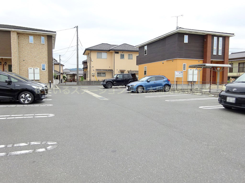 ライツェントシックⅠ_駐車場