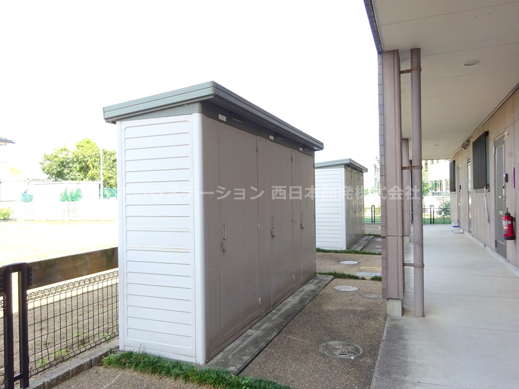 サンルーム秋桜_屋外物置