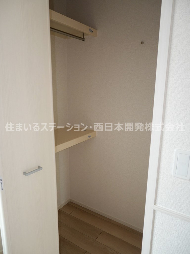 クレメント201_北洋室ウォークインクローゼット