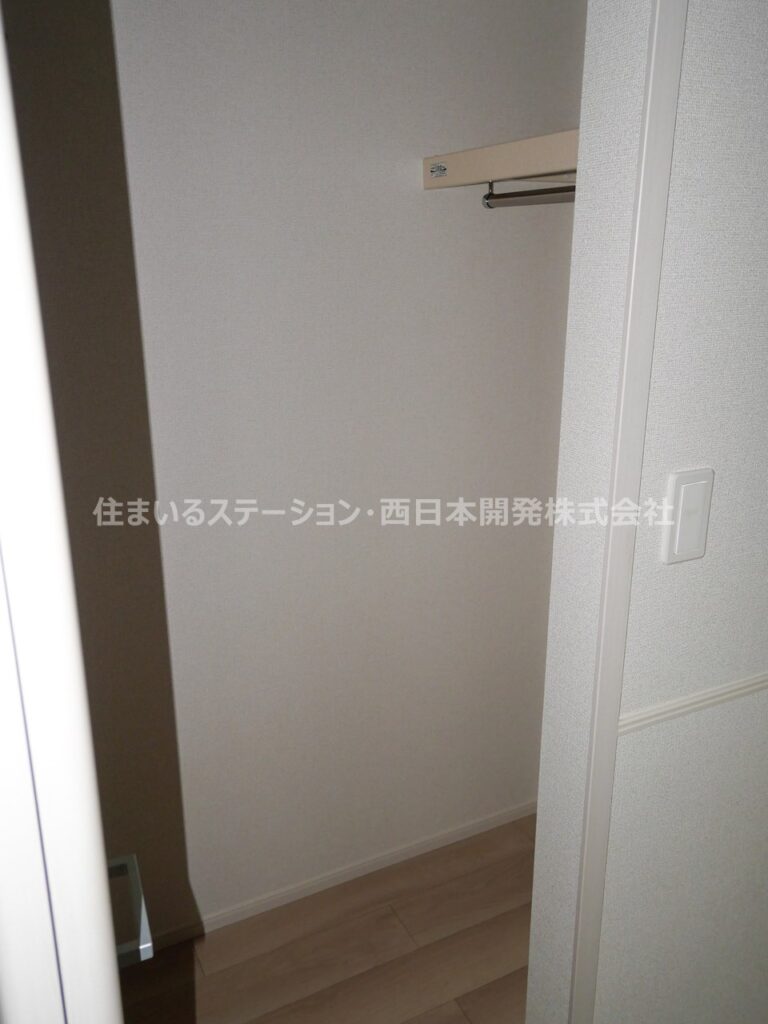 クレメント101_北洋室ウォークインクローゼット